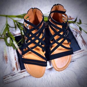 NWOB Journee Collection Black Gladiator Sandal 7